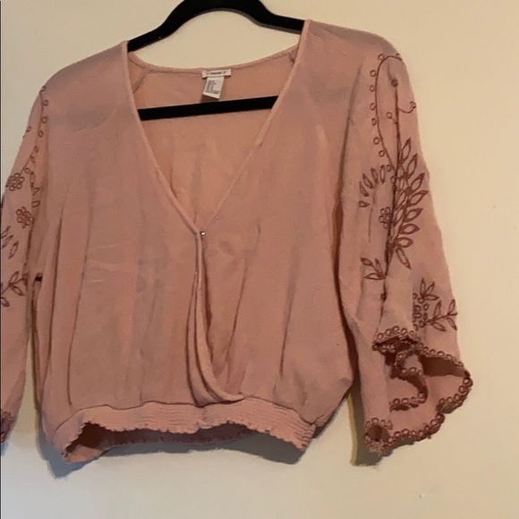 4/$25 Forever 21 top - Picture 2 of 3